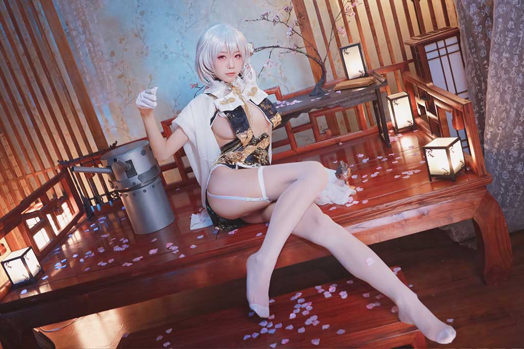 水淼Aqua战舰少女 天狼星cosplay白发旗袍吊带白丝缩略图2