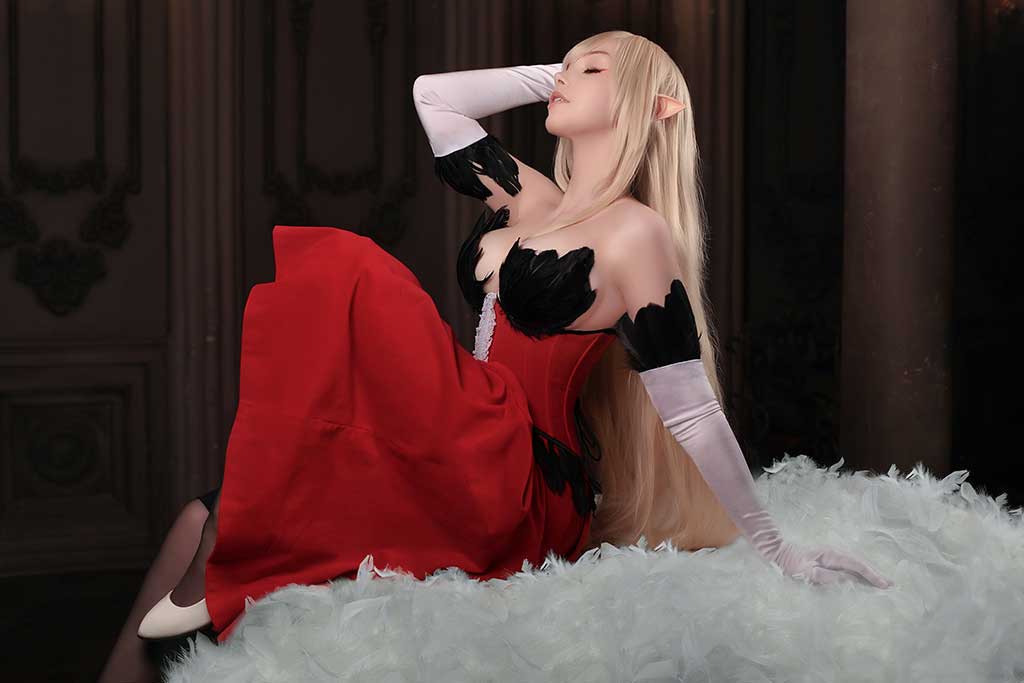 Saya The Fox 物语系列 忍野忍 cosplay金发红裙缩略图1