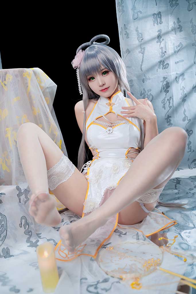 miko酱ww 上海禾念 洛天依cosplay灰发白旗袍白丝白高跟缩略图2