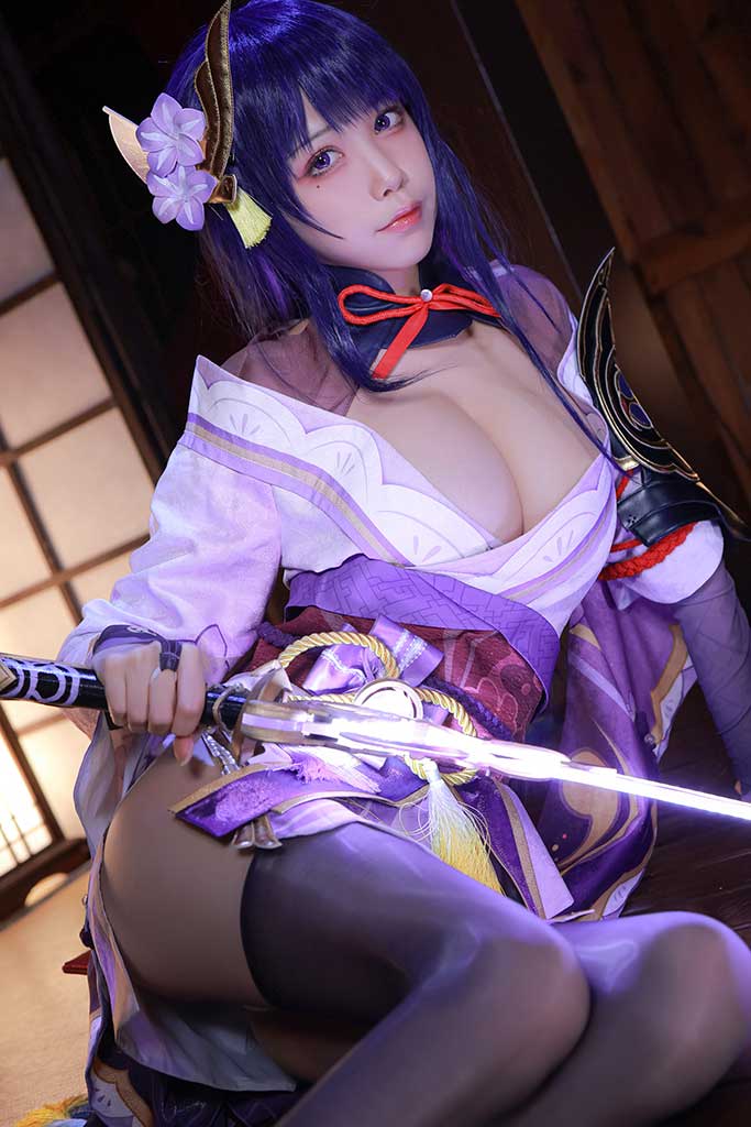 水淼Aqua 原神 Raiden Ei（雷电影）cosplay原造型女仆装黑丝美腿美足缩略图1